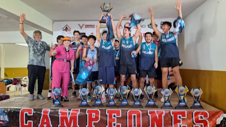 Triunfa Delfines de la UT Cancún en Valladolid