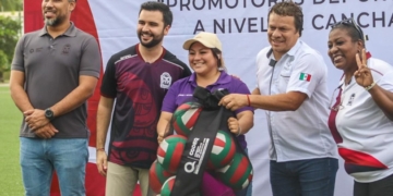 Respalda CODEQ a entrenadores de Tulum y Cozumel al entregar material deportivo