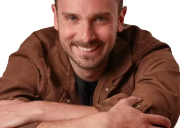 Joan Kuri brilla con su papel estelar en en la película “Será breve al momento de morir”