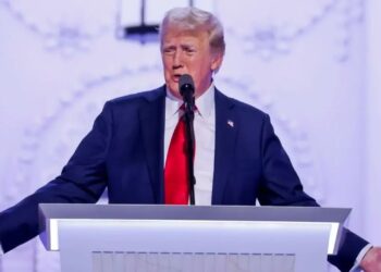 Advierte Trump que impedirá la instalación de plantas automotrices chinas en México