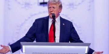 Advierte Trump que impedirá la instalación de plantas automotrices chinas en México