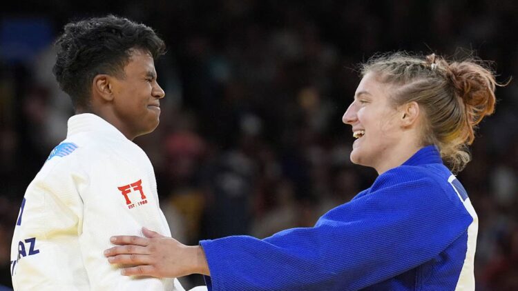 Prisca Awiti Alcaraz Hace Historia con Medalla de Plata en Judo en París 2024