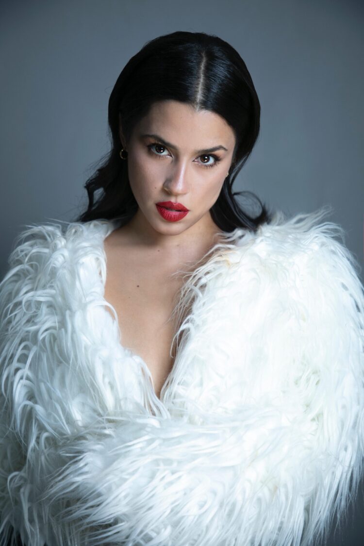 Celeste Sanazi presenta su nuevo sencillo “Segunda mano”