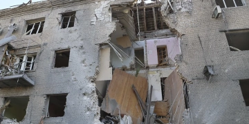 Ataque con 125 drones provoca incendios en Rusia, informan funcionarios en Moscú