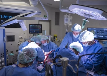 Realiza hospital español primer trasplante facial en el mundo