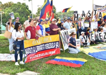 Se unen Venezolanos en Tabasco a protesta global contra régimen de Maduro