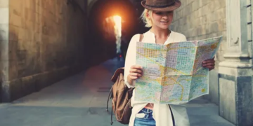 ¿Viajar atrasa el envejecimiento? Esto revela este nuevo estudio