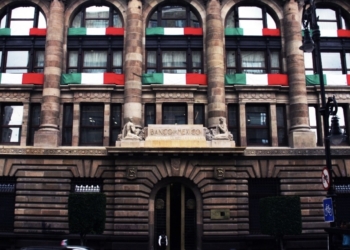 Prevé el BdeM más ajustes a tasa de interés ante enfriamiento de inflación