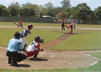 Anuncia gobernador del estado creación de escuela de béisbol en Tabasco