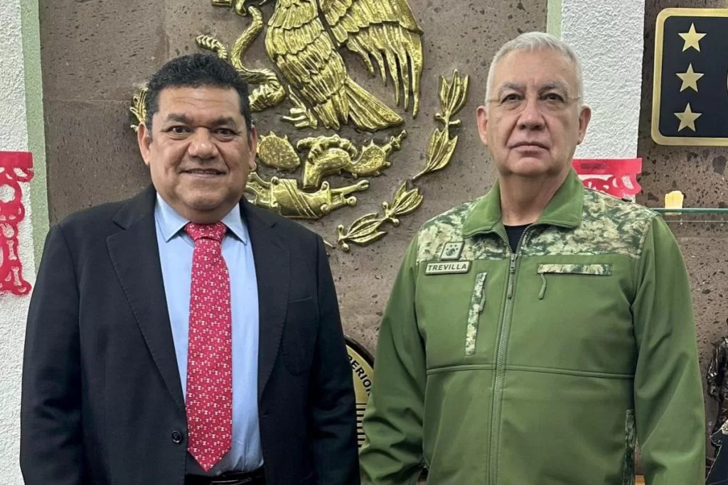 Se reúne Javier May con titular de la Sedena; coordinarán estrategia de seguridad