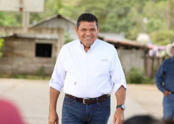 El antitabasco ataca a May