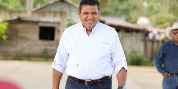 El antitabasco ataca a May