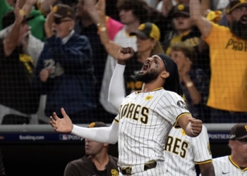 Derrota Padres a Dodgers en casa; toman ventaja en la serie