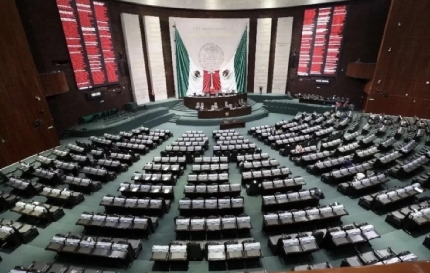 Despide Morena a 700 empleados en la Cámara de Diputados