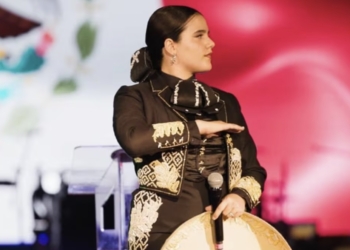 Reacciona Camila Fernández ante posibilidad de multa por error en el Himno Nacional