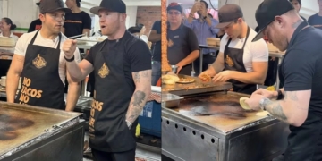 "Deja el boxeo" Captan al Canelo Álvarez como taquero en Guadalajara