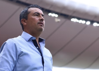 Arturo Ortega, el nuevo técnico de Chivas luego de la salida de Fernando Gago