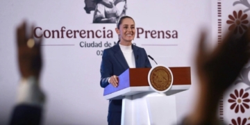 "Preparada y responsable", se dice Claudia Sheinbaum en su primera "mañanera del pueblo"