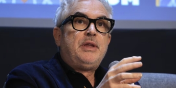 "Usen hasta teléfonos" Así anima Alfonso Cuarón a jóvenes a hacer cine