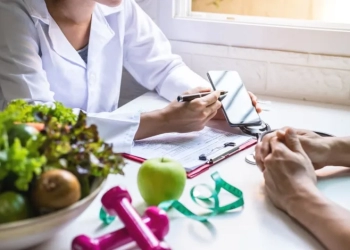 Alimentos cancerígenos: Esto es lo que los doctores recomiendan no comer en exceso