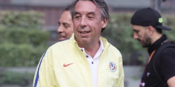 "A la baja" Acciones de Grupo Televisa y Club América caen luego de licencia de Emilio Azcárraga