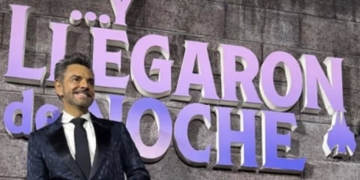 "Y llegaron de noche" Así se divierte Eugenio Derbez en su regreso a la comedia
