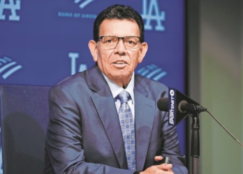 "Se le escuchó cansado, pero bien" Fernando Valenzuela reaparece luego haber ingresado a hospital en Los Ángeles