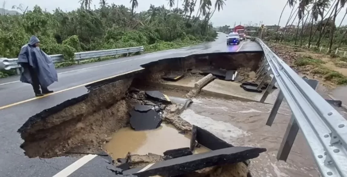 Analiza gobierno de Claudia Sheinbaum plan de rescate para Guerrero tras paso de "John"