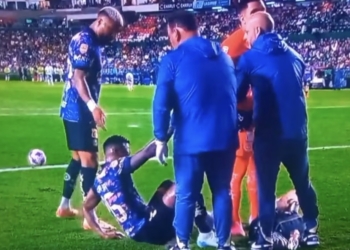 Protagonizan jugadores del América fuerte discusión durante juego contra León