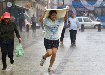 Continuarán lluvias fuertes por onda tropical 28 en Tabasco