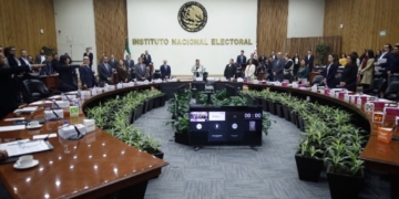 Claudia Sheinbaum pide al INE revisar costo de elecciones de jueces y magistrados