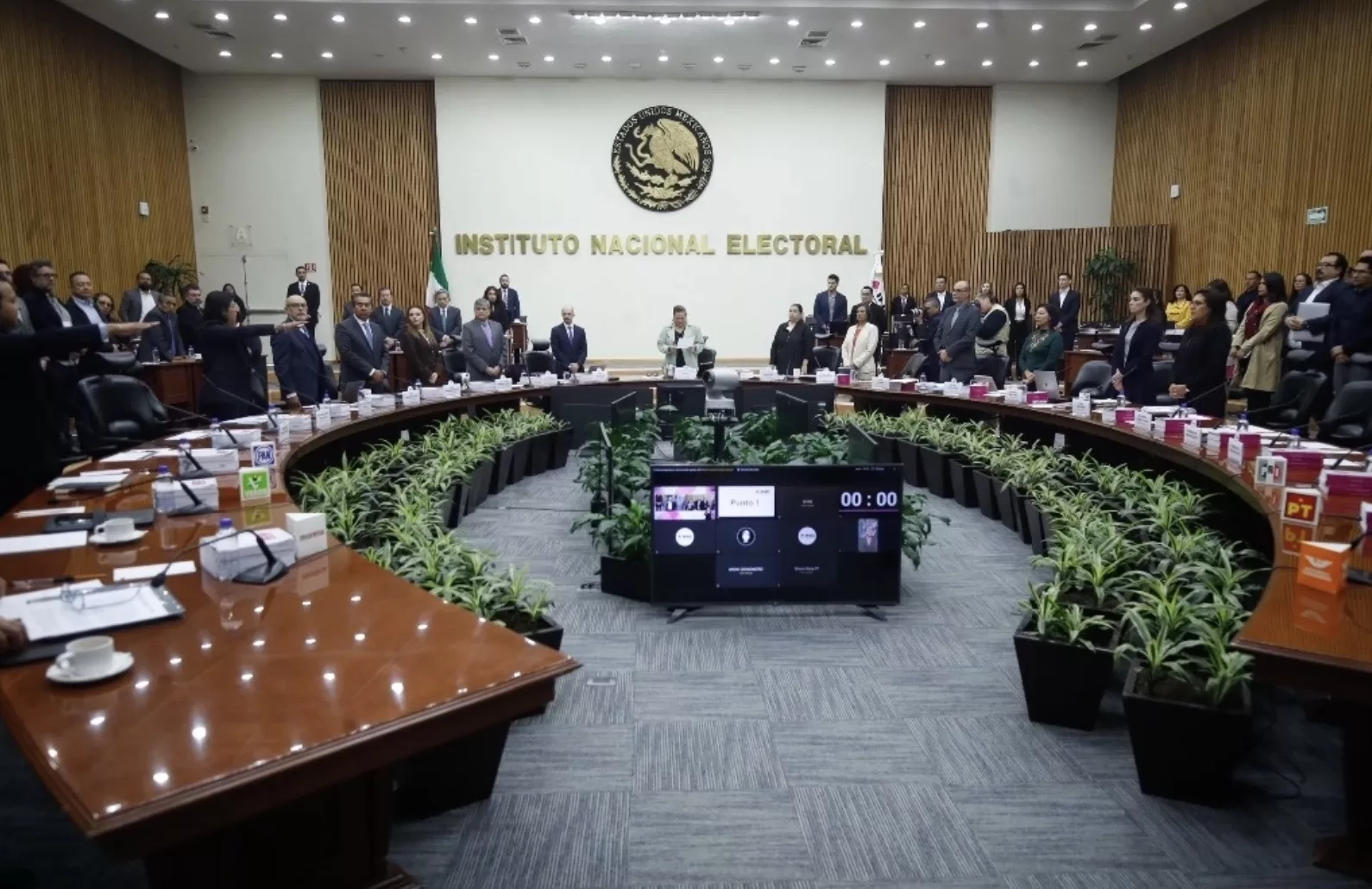 Claudia Sheinbaum pide al INE revisar costo de elecciones de jueces y magistrados