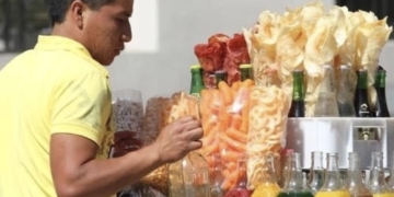 Marzo, plazo para eliminar venta de productos ultraprocesados en escuelas: Mario Delgado