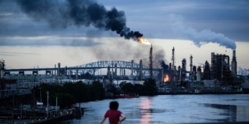 Mercados financieros en espera; el dólar se fortalece a nivel mundial