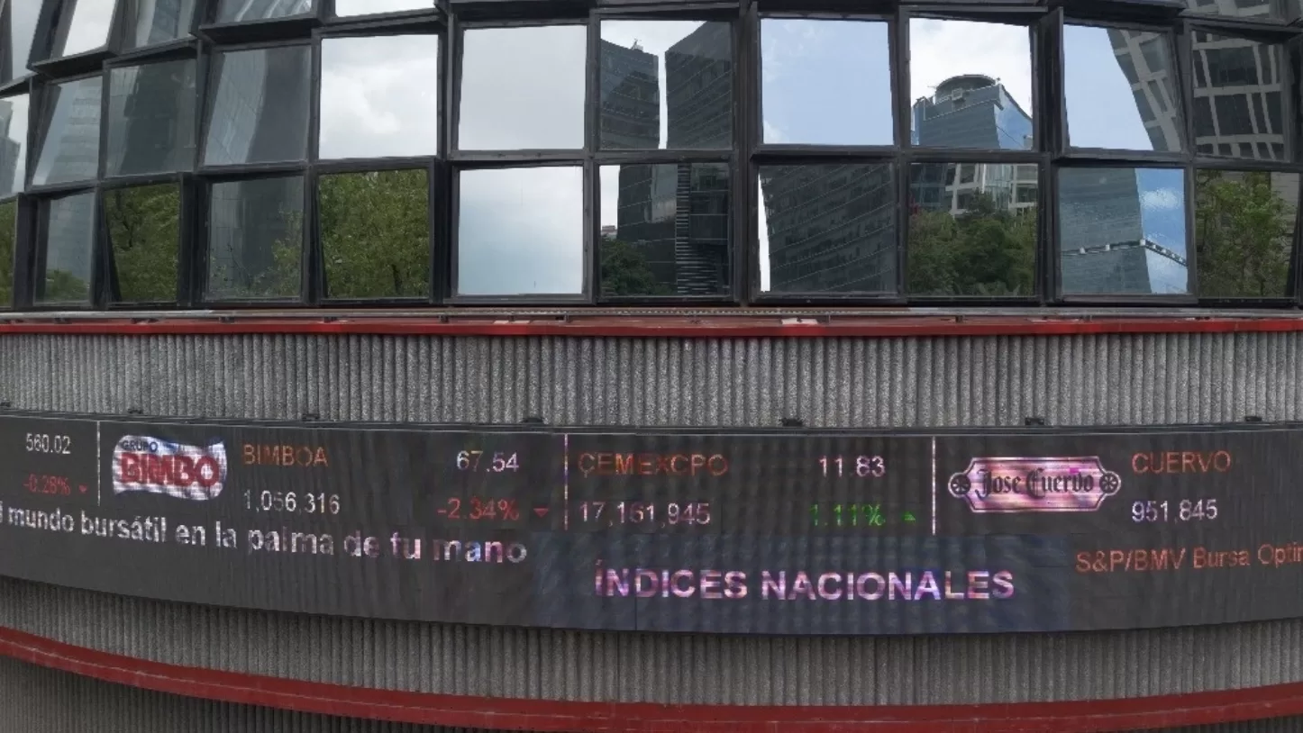 Se aprecia el peso, mientras la bolsa mexicana cotiza de manera estable