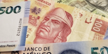 Avanza el peso mexicano animado por promesas de Claudia Sheinbaum