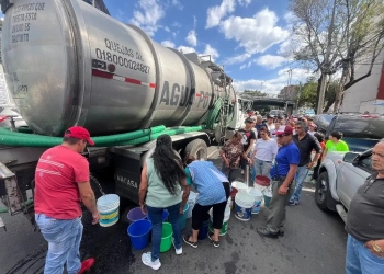 Claudia Sheinbaum pide a gobierno CDMX investigar extorsión a mujeres por agua
