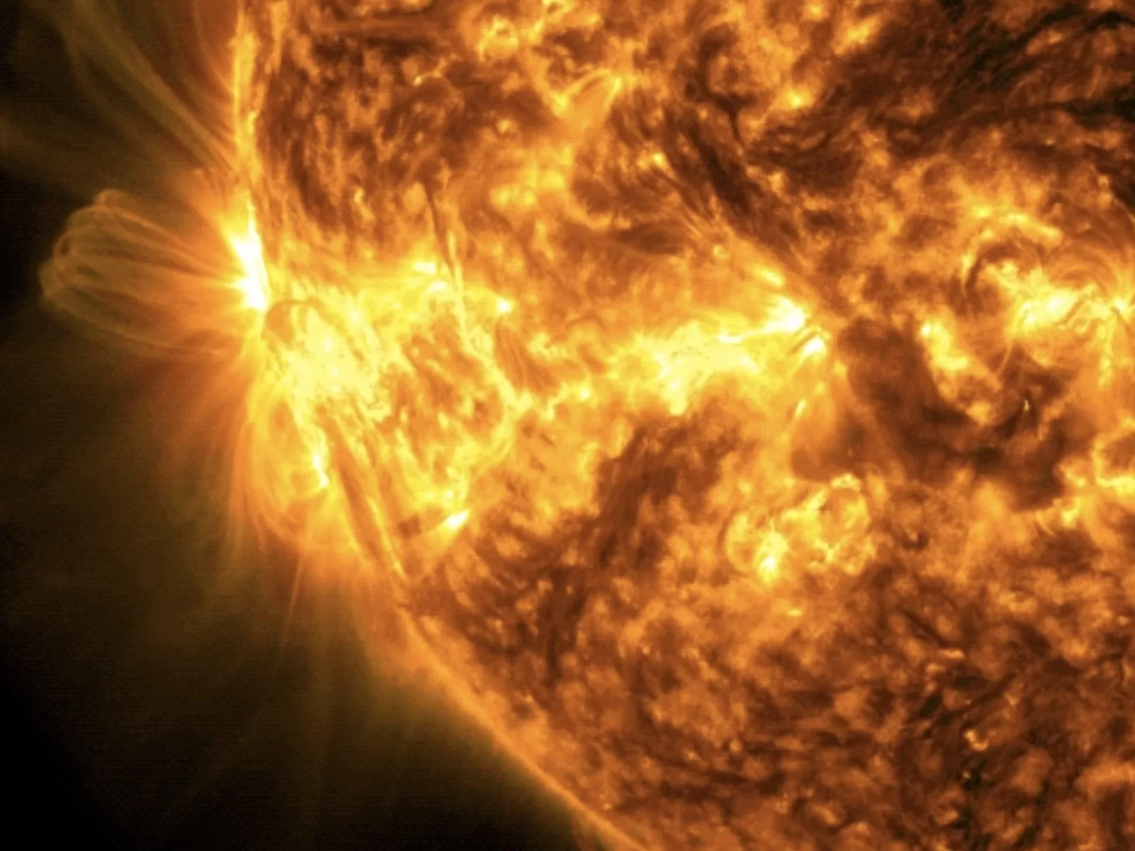 Emite el Sol una fuerte llamarada de la clase más intensa