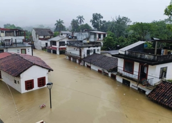 Pueblo Mágico de Tapijulapa amanece bajo el agua luego de desbordamiento de ríos