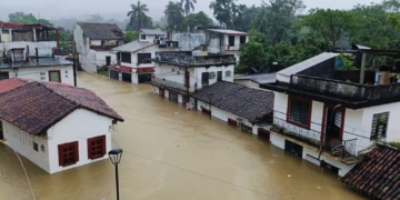 Pueblo Mágico de Tapijulapa amanece bajo el agua luego de desbordamiento de ríos