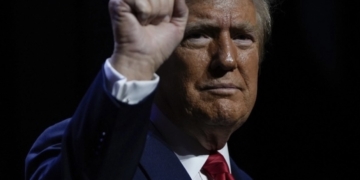 Alcanzan acciones de empresa mediática de Trump su nivel más alto