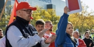Planea Volkswagen cerrar al menos tres plantas en Alemania