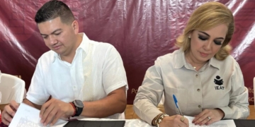 Impulsan Ayuntamiento y el IEAT alfabetización en Comalcalco