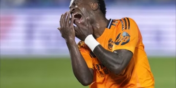 Sufre el Real Madrid baja de Vinicius para enfrentar al Liverpool en la Champions League