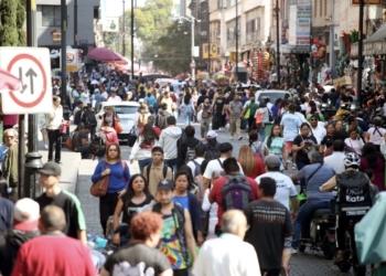 El consumo al por menor y al por mayor fue débil durante septiembre, señala el Inegi