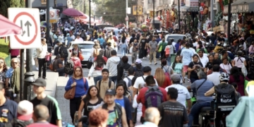 El consumo al por menor y al por mayor fue débil durante septiembre, señala el Inegi