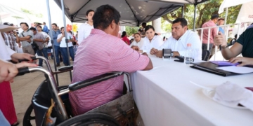 Renueva Javier May promesa de regularización en Villahermosa