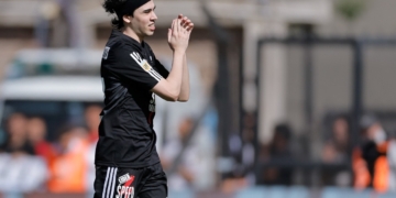 Spreen, el streamer que se incorporó como titular del Deportivo Riestra