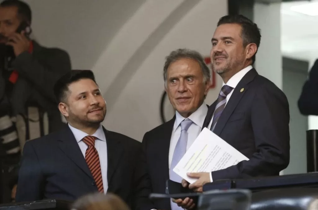 Expulsan a los Yunes del PAN por votar a favor de reforma judicial
