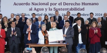 Claudia Sheinbaum firma el acuerdo nacional por el derecho al agua